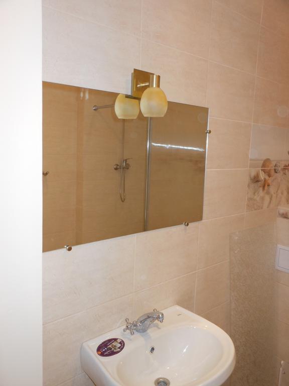 Залізнична 49 "Хочу Цю!" Apartamento Ivano-Frankivsk Quarto foto