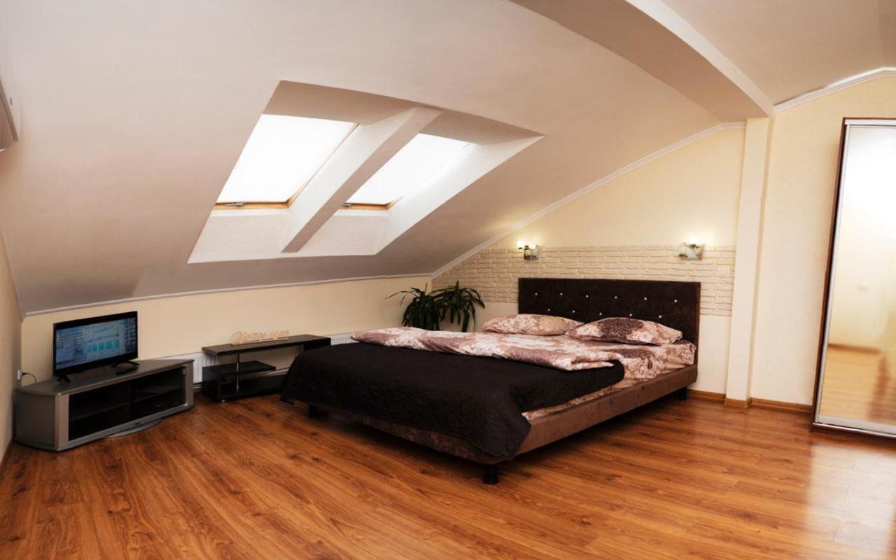 Залізнична 49 "Хочу Цю!" Apartamento Ivano-Frankivsk Exterior foto